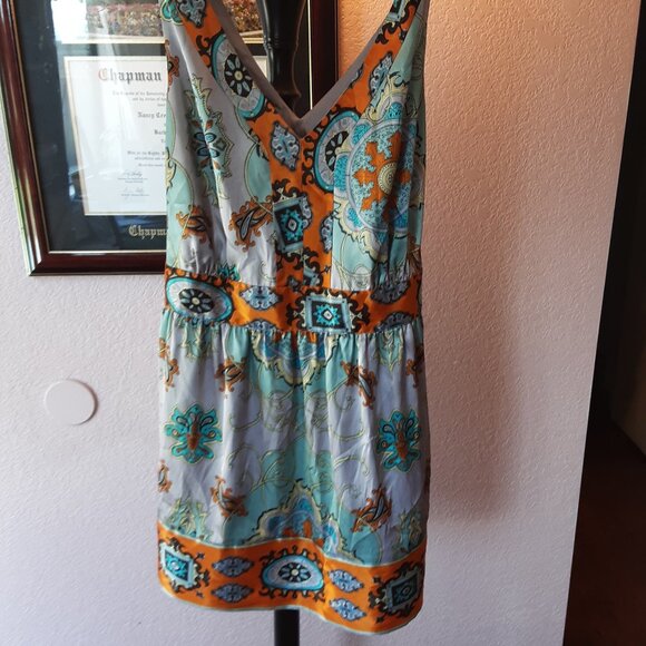 18 W multicolored satin feel sleeveless top - Picture 1 of 4
